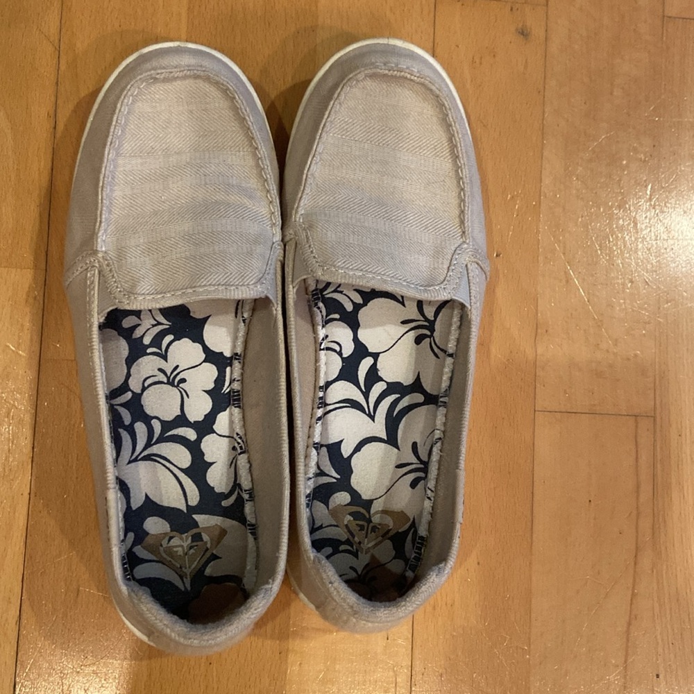 Roxy Shoes - Picture 2 of 4